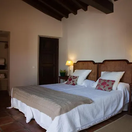 Lantero Horse & Lodge *