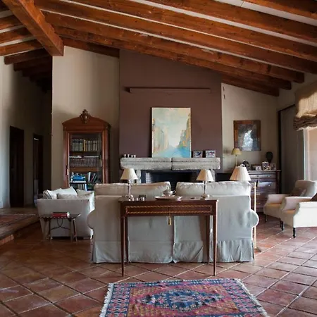 Lantero Horse & Lodge *