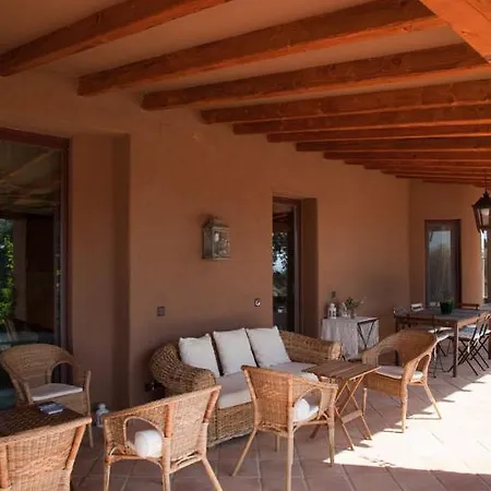 Lantero Horse & Lodge *
